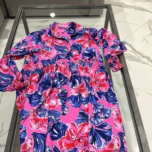 Lilly Pulitzer Size M dress
 Smoke/Pet free home 
MINT CONDITION
